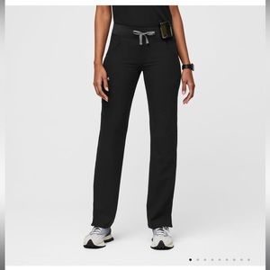 FIGS Kade Cargo Scrub Pants - Black, Medium PETITE